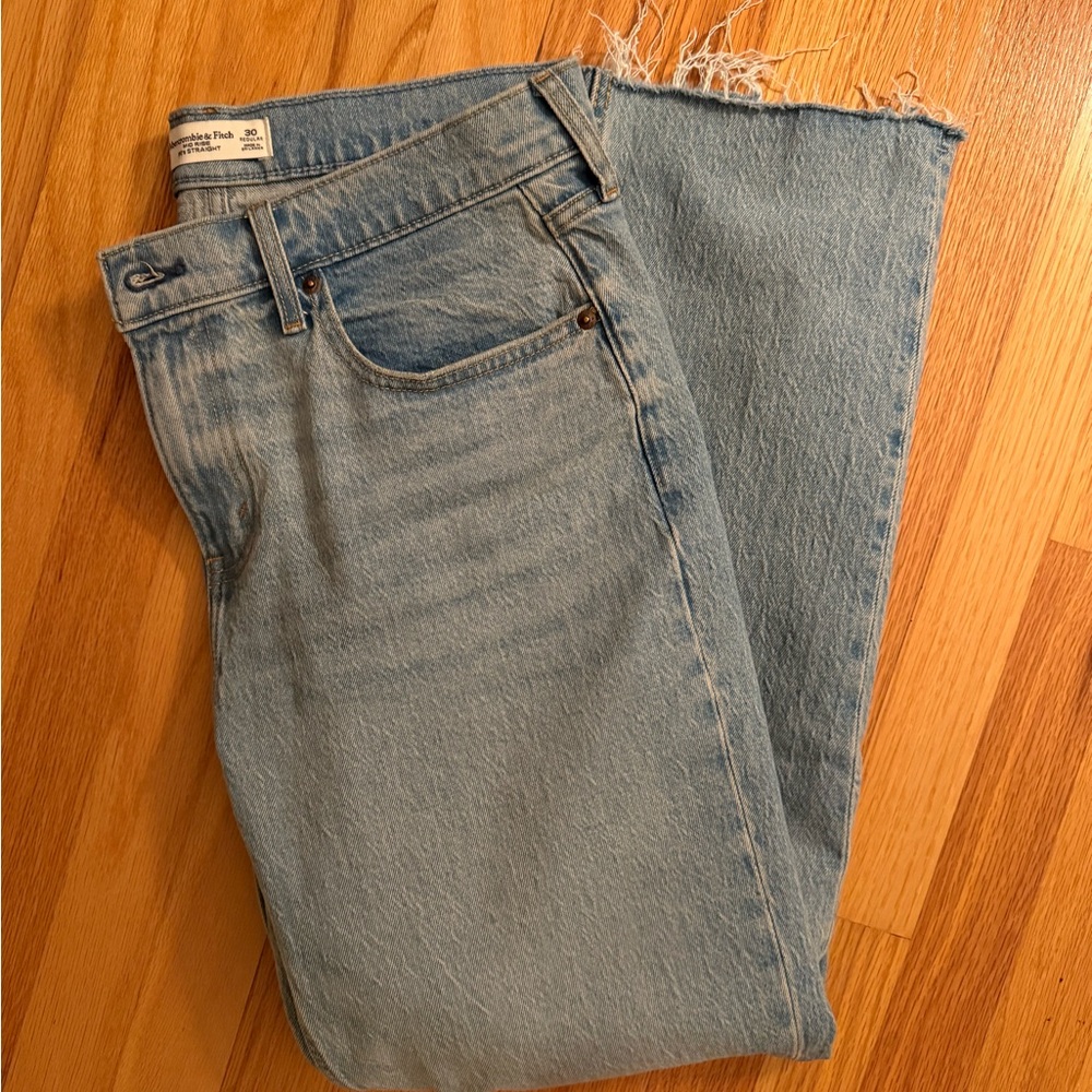 Abercrombie & Fitch Midrise 90s Straight Jeans